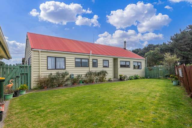 40 Hennessey Street East Foxton Beach_1