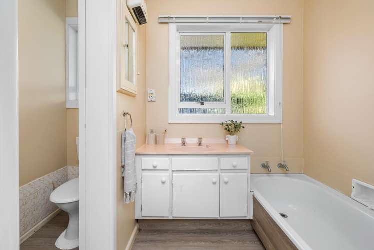 52 Mooray Avenue Bishopdale_16