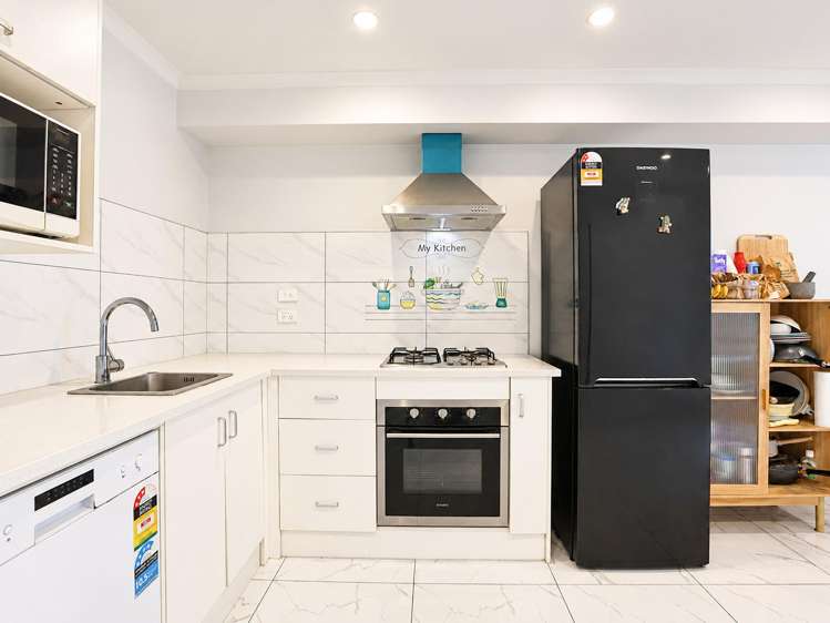 2/105 Knighton Road Hillcrest_6