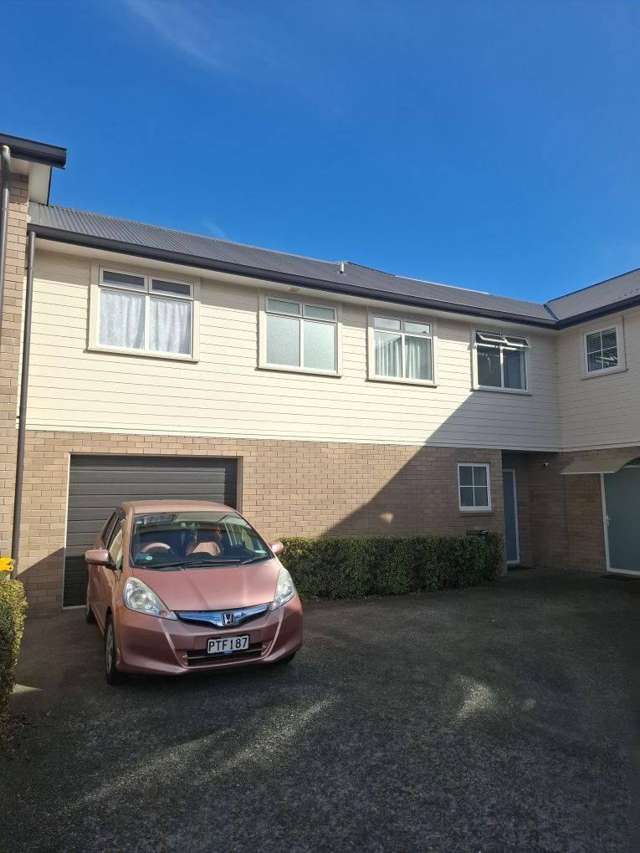 Townhouse on Cameron - Prime Location