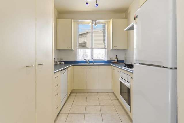 2/38 Fields Parade Oteha_4