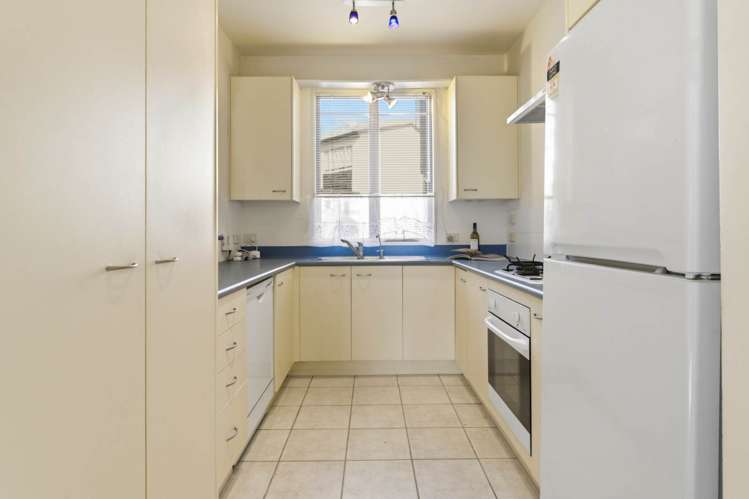 2/38 Fields Parade_4