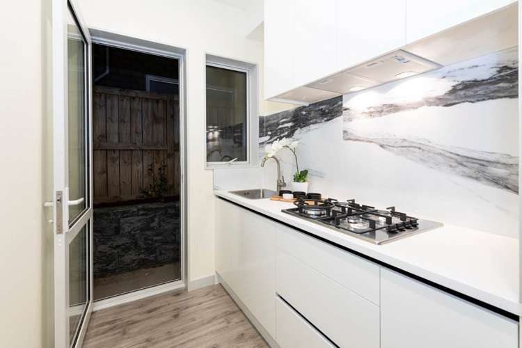 47 Donegal Park Drive Flat Bush_9