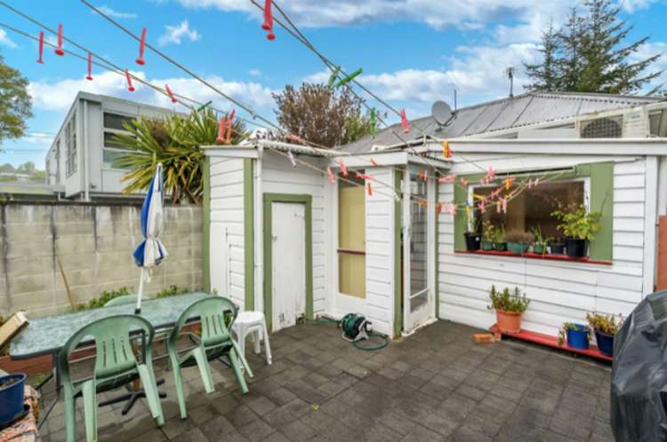 77 North Road North East Valley_11