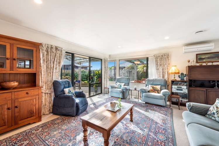 84 Aldinga Avenue Stoke_12