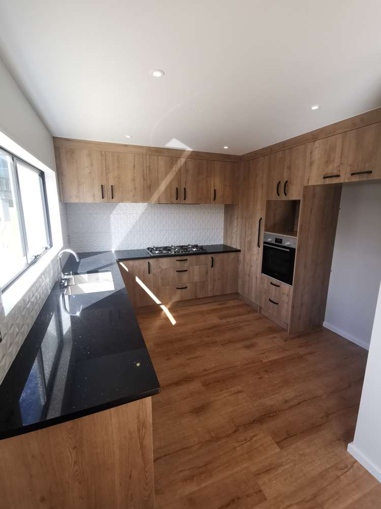 62 Bordeaux Parade Te Atatu South_7