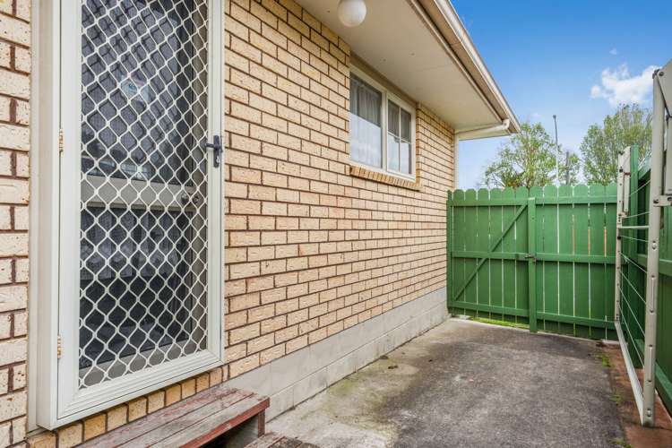 1 Youngs Road Papakura_24