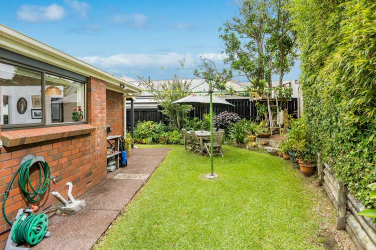 3/136 Calliope Road Stanley Point_18