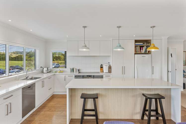 32 Weatherly Drive Beachlands_4