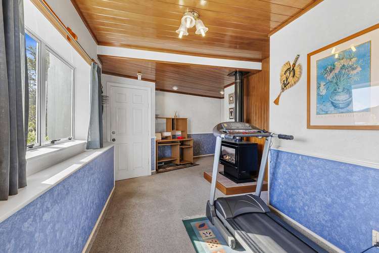 64 Collins Avenue Tawa_7