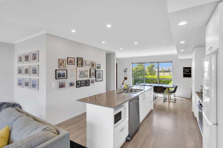 16 Tippet Crescent Wigram_4