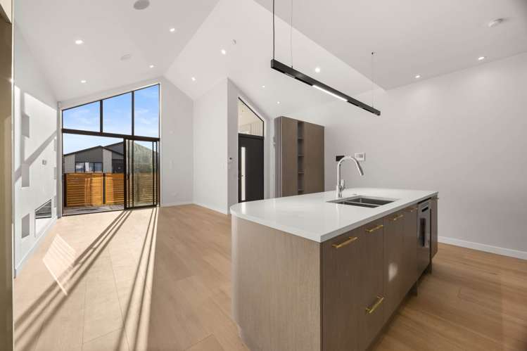 14 Tuwai Crescent Opaheke_6