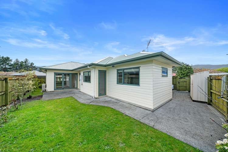10 Woodland Grove Wainuiomata_12