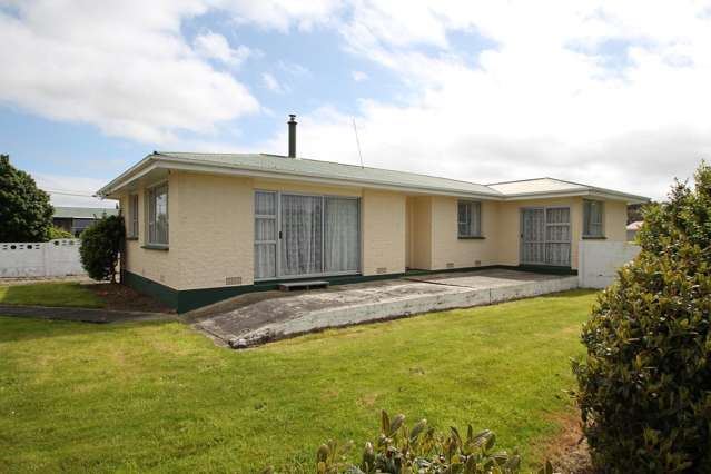 Look Three Bedrooms, Two Bathrooms