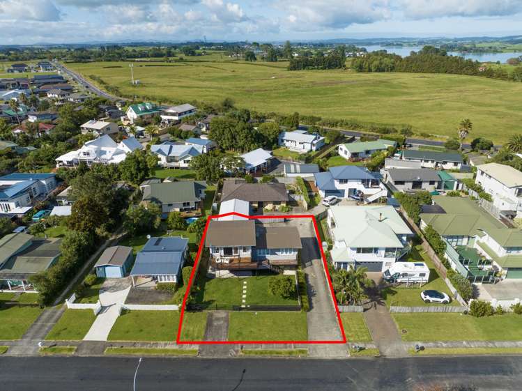 11 Crispe Road Clarks Beach_23