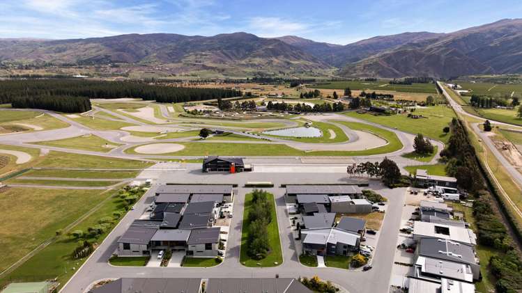 8 Le Mans Grove Cromwell_18