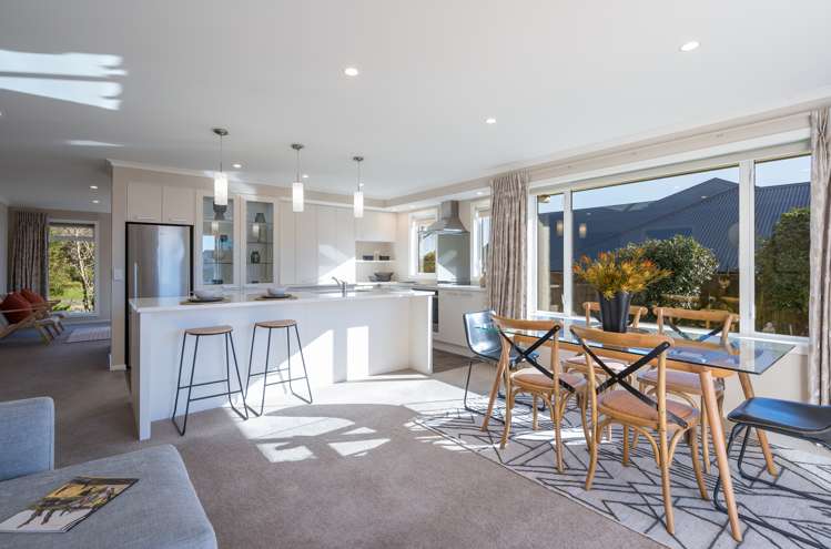 43 Fairose Drive Richmond_8