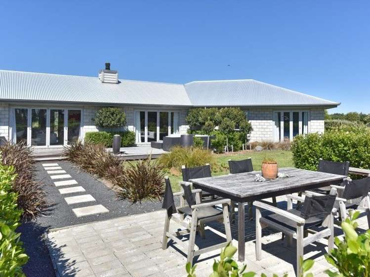 2/197 Lawford Road West Melton_14