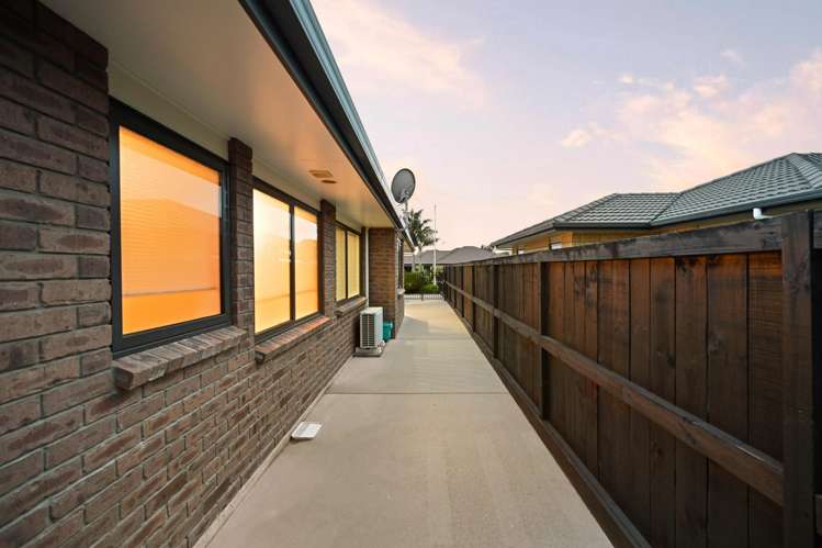 12 Ebony Court Rototuna North_32