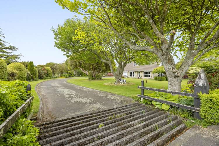 136 Bird Road Stratford_19