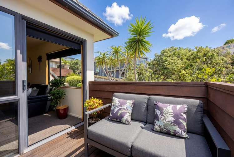 1/96 William Bayes Place Red Beach_6