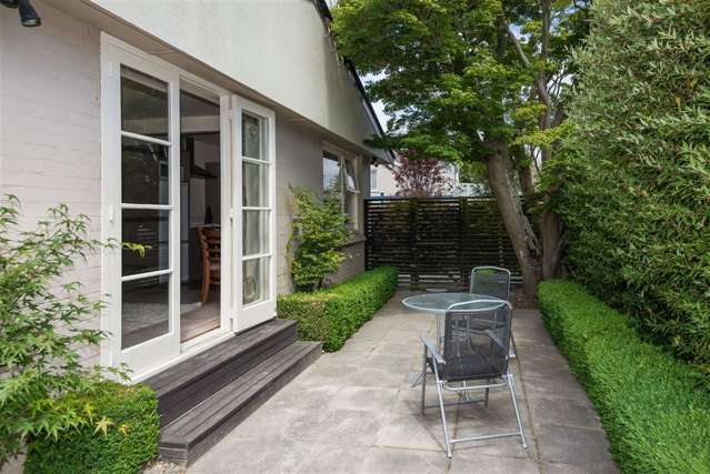 1/70 Winchester Street Merivale_1