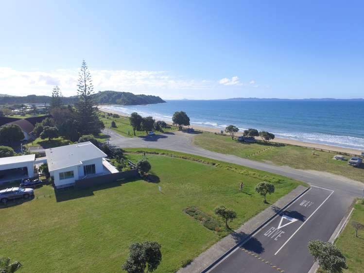 2 Flame Tree Lane Taipa_15