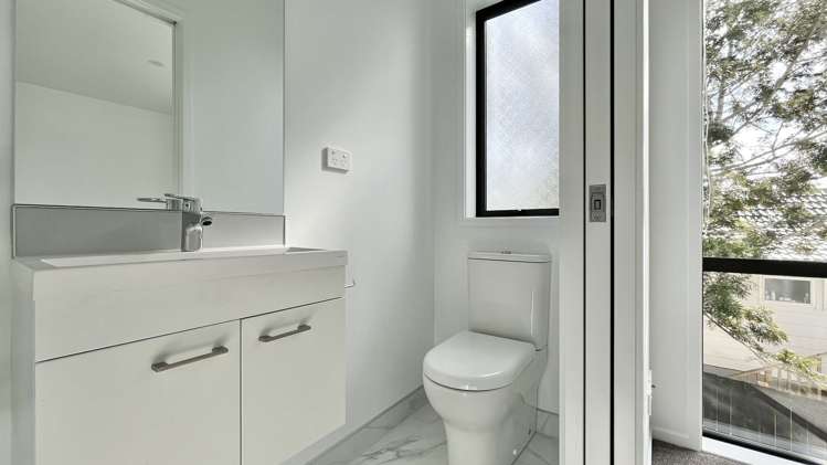 3/3 Fairdale Place Birkdale_8
