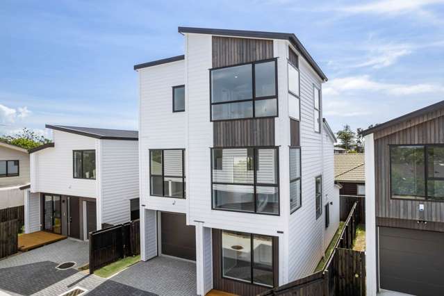 Fabulous Family Living In Orewa