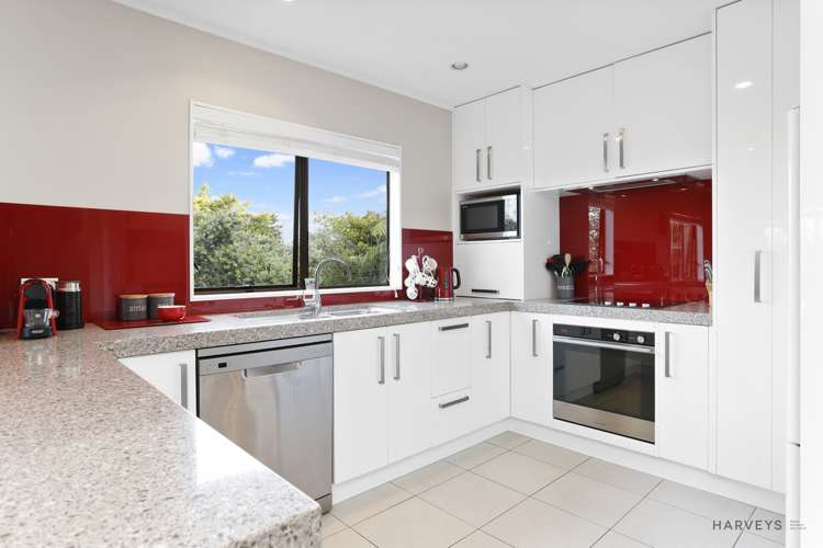 19 Longfellow Parade Glen Eden_5