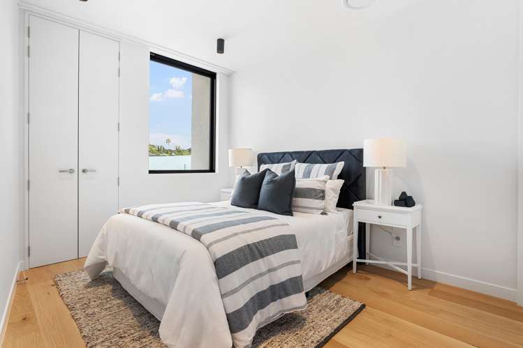 2/423 Beach Road Mairangi Bay_7