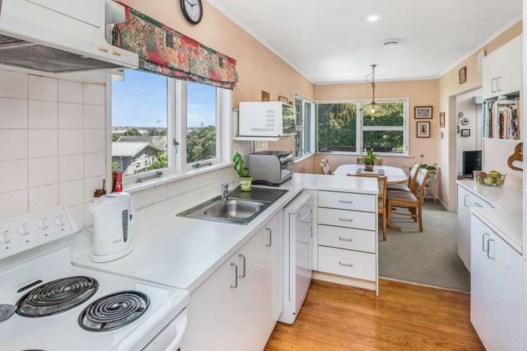 4 Riverhills Avenue Pakuranga Heights_7