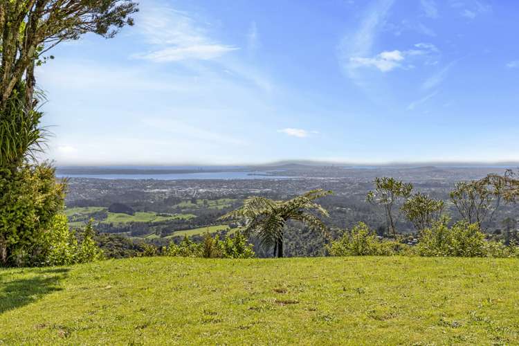 531 Scenic Drive Waiatarua_22