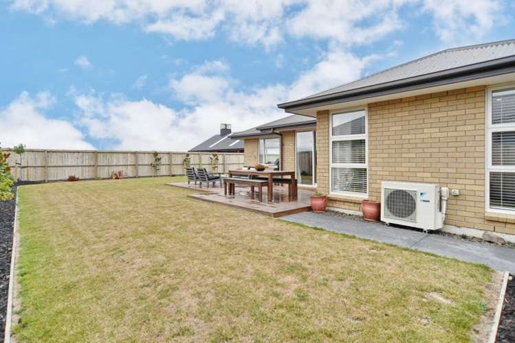 12 Bonecrusher Street Lincoln_19