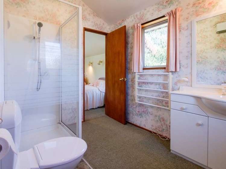 62 Kingston Street Albert Town_11