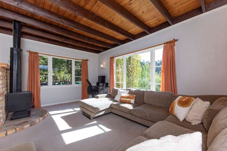 221 Laingholm Drive Laingholm_4