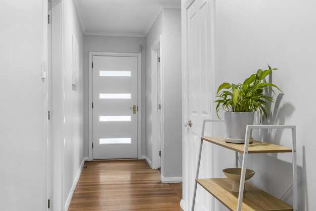 5 Tui Terrace Tawa_1