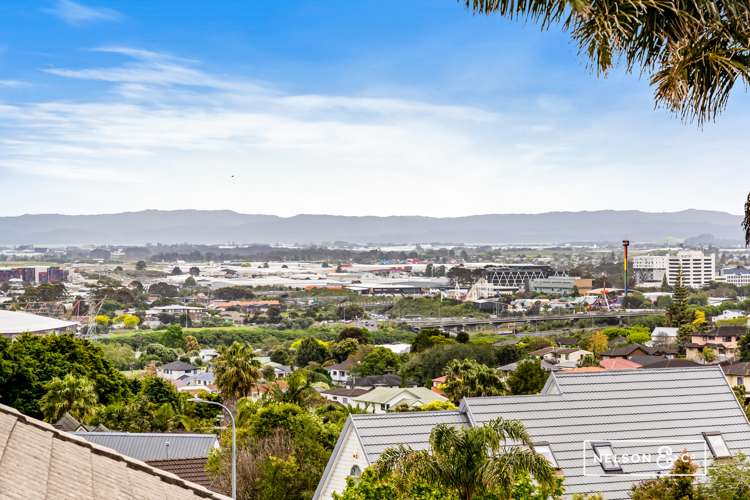 10 Silkwood Grove Totara Heights_34