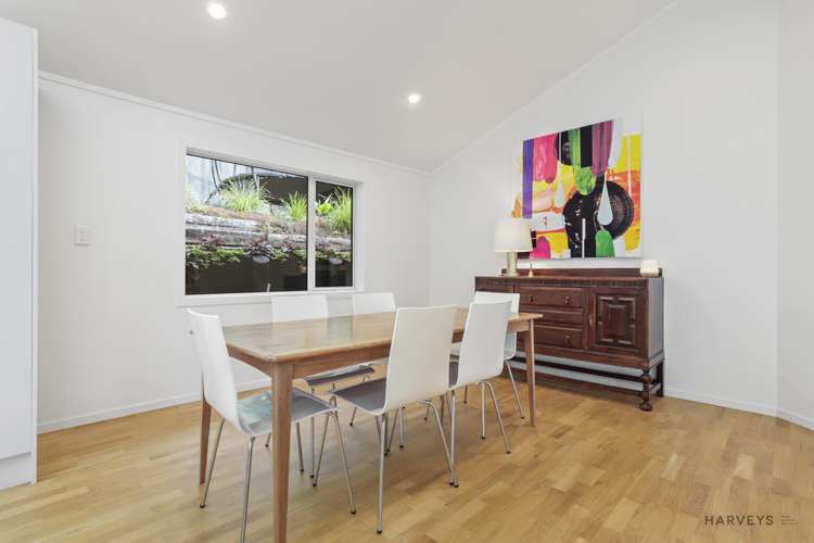 32 Chamari Close Titirangi_9