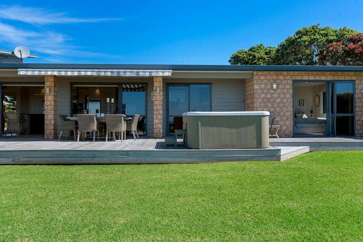 70 Walu Lane Matapouri_17