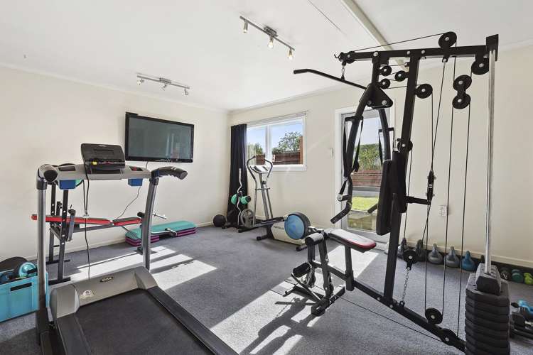 15 Brora Crescent Papakowhai_14