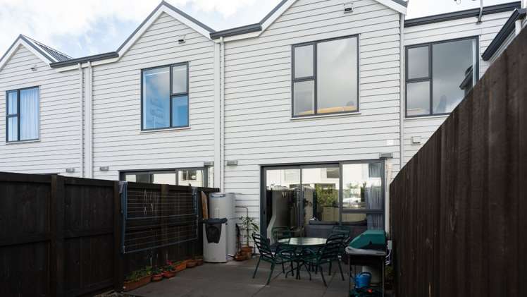 65 Glidepath Road Hobsonville_6