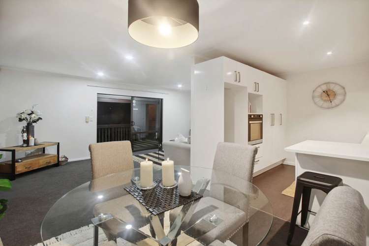 2/51 Greenvalley Rise Glenfield_17