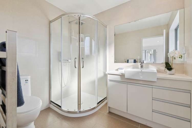 8 Castlederg Drive Flat Bush_10