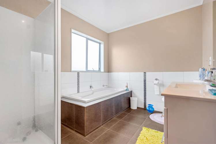 34 Salford Crescent Flat Bush_12