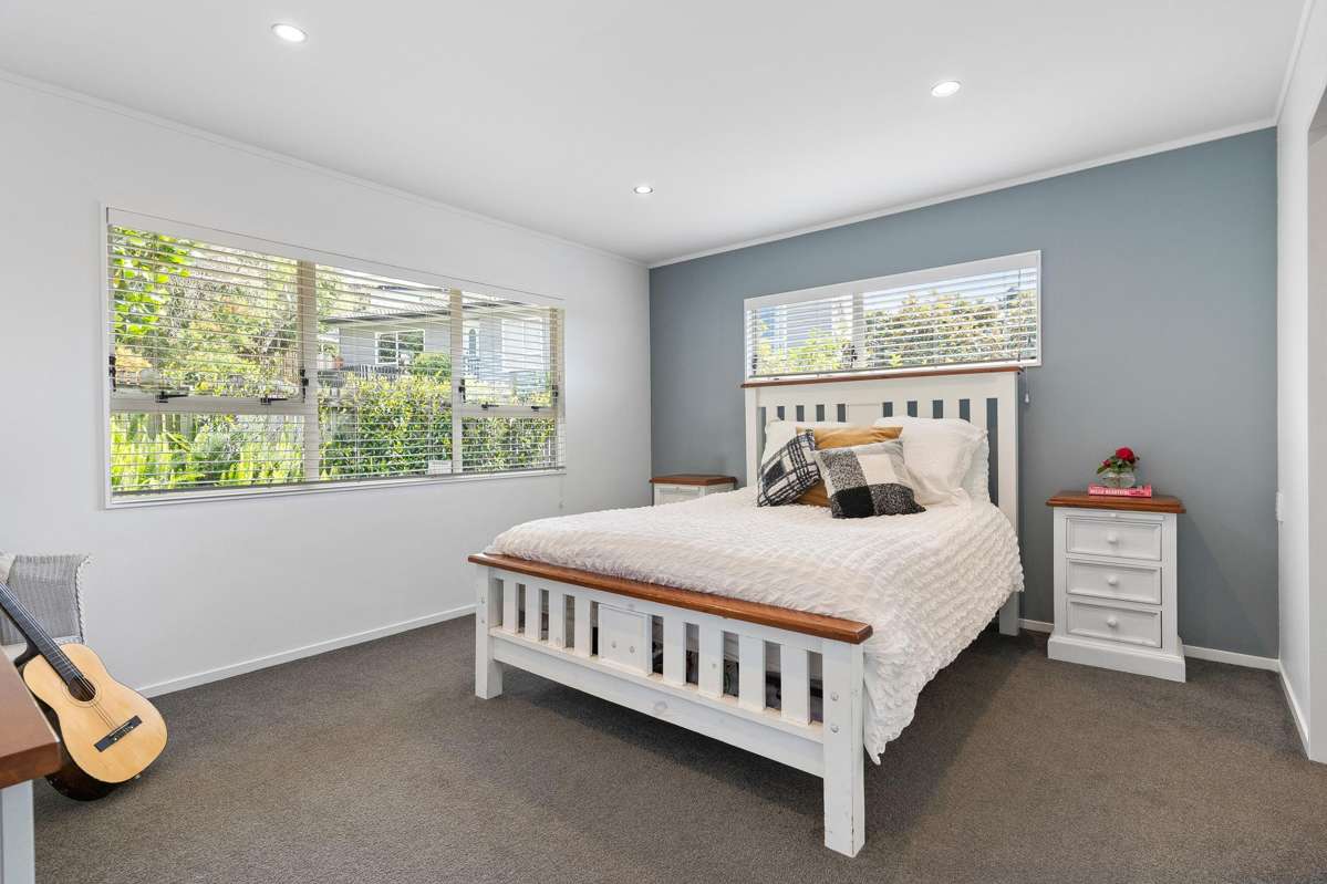 27 Ian Sage Avenue_3