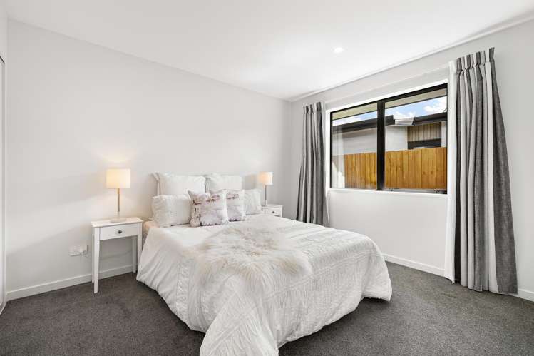 2 Rennie Place The Pines Beach_11