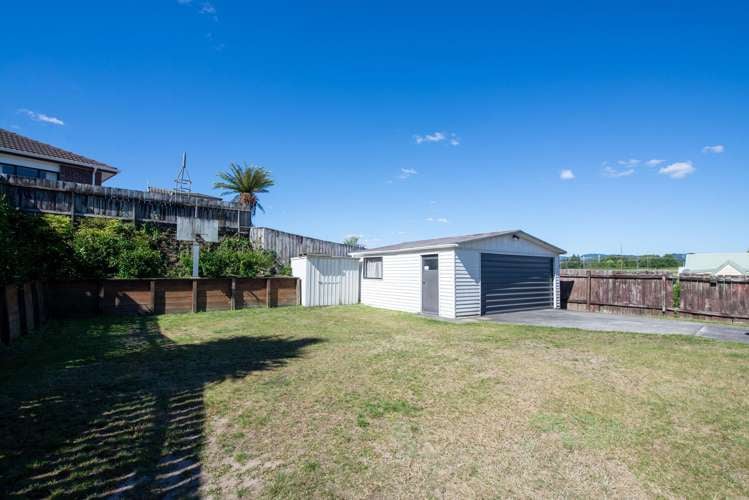 14 Petrie Street Pomare_18