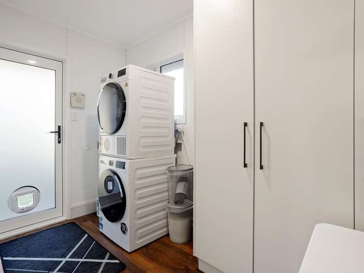 2 Brookbank Place Glenview_11