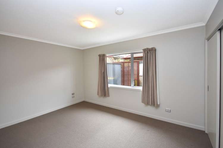 66f Law Street Caversham_11